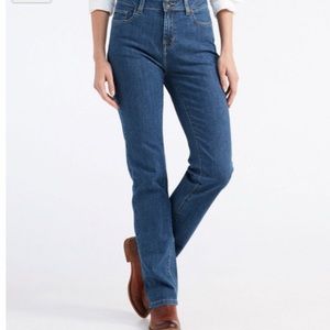 L.L. Bean Classic Fit 4 Reg 93% Cotton Med Wash Jeans